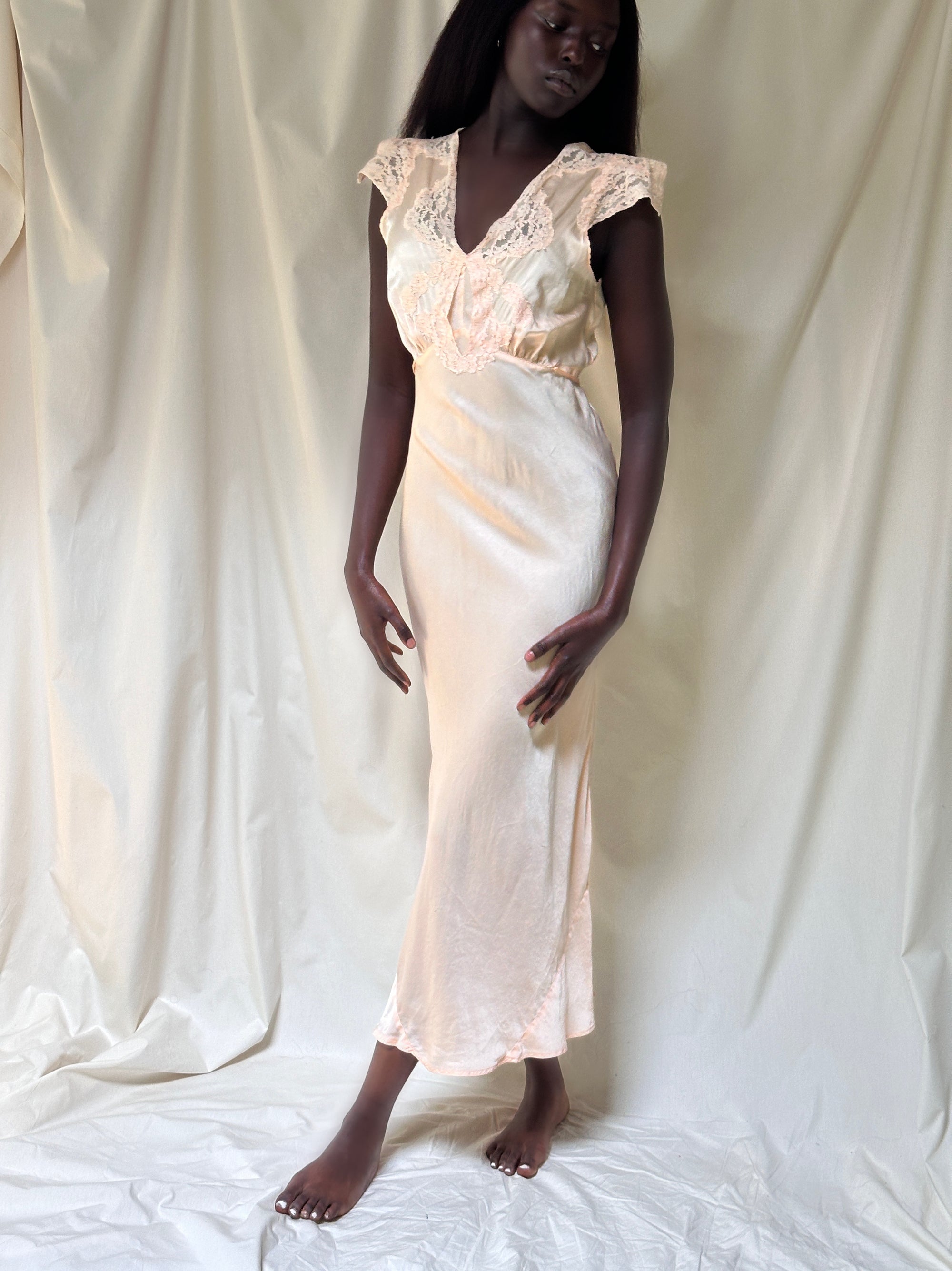 Vintage 1930’s Silk Bias Cut Peach Negligée