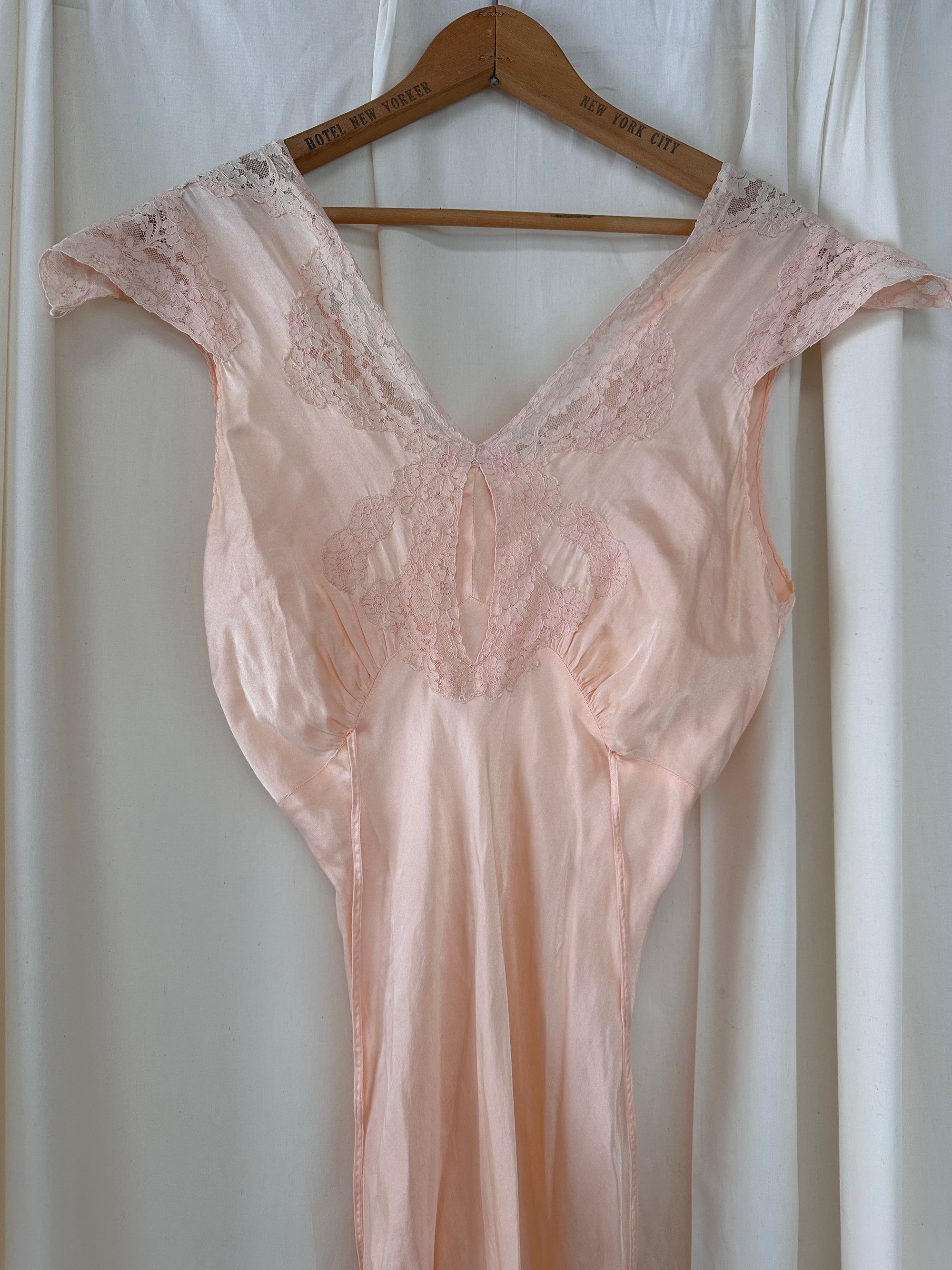 Vintage 1930’s Silk Bias Cut Peach Negligée