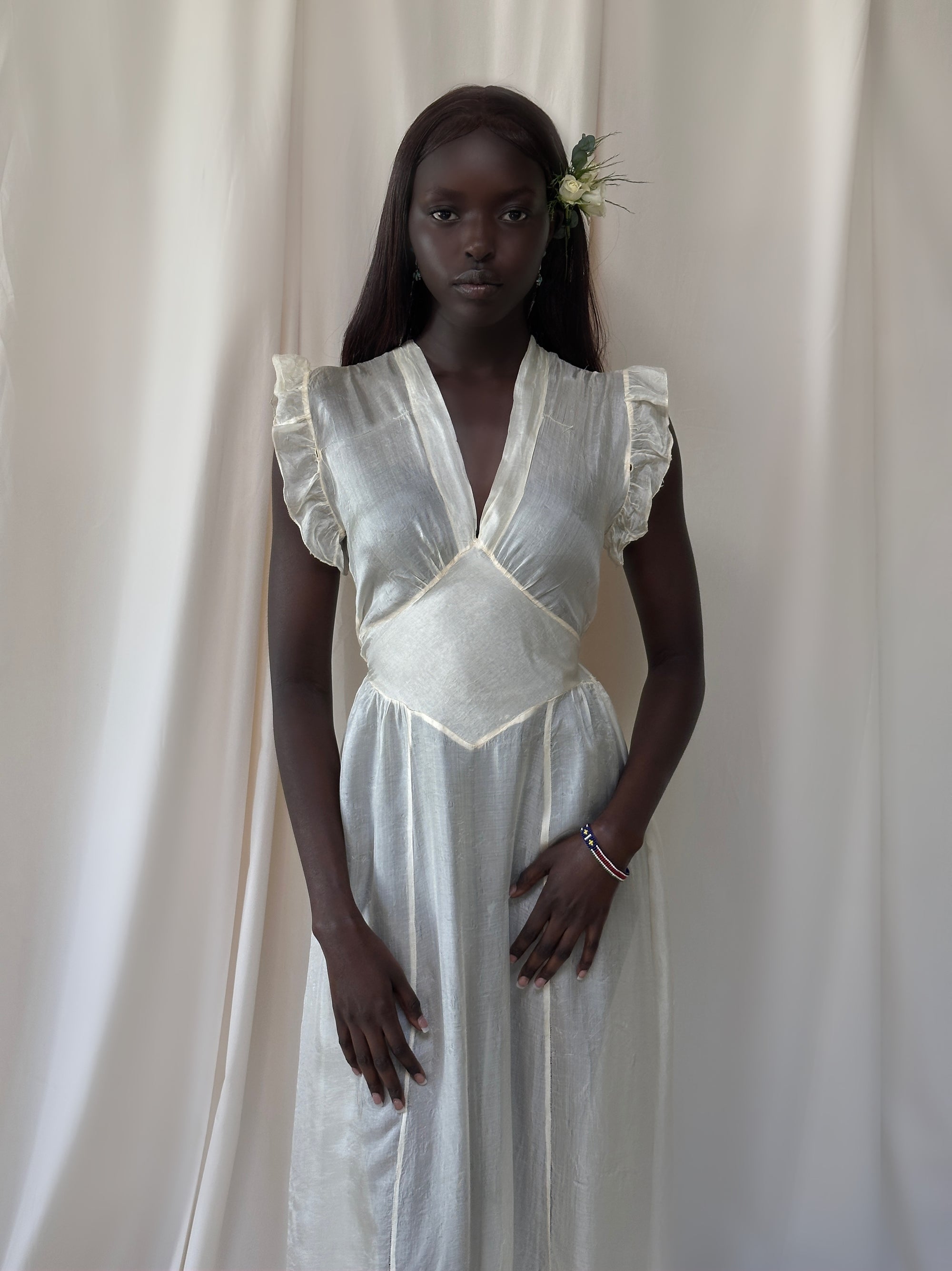Vintage 1940’s Delicate Silk Crème Dress