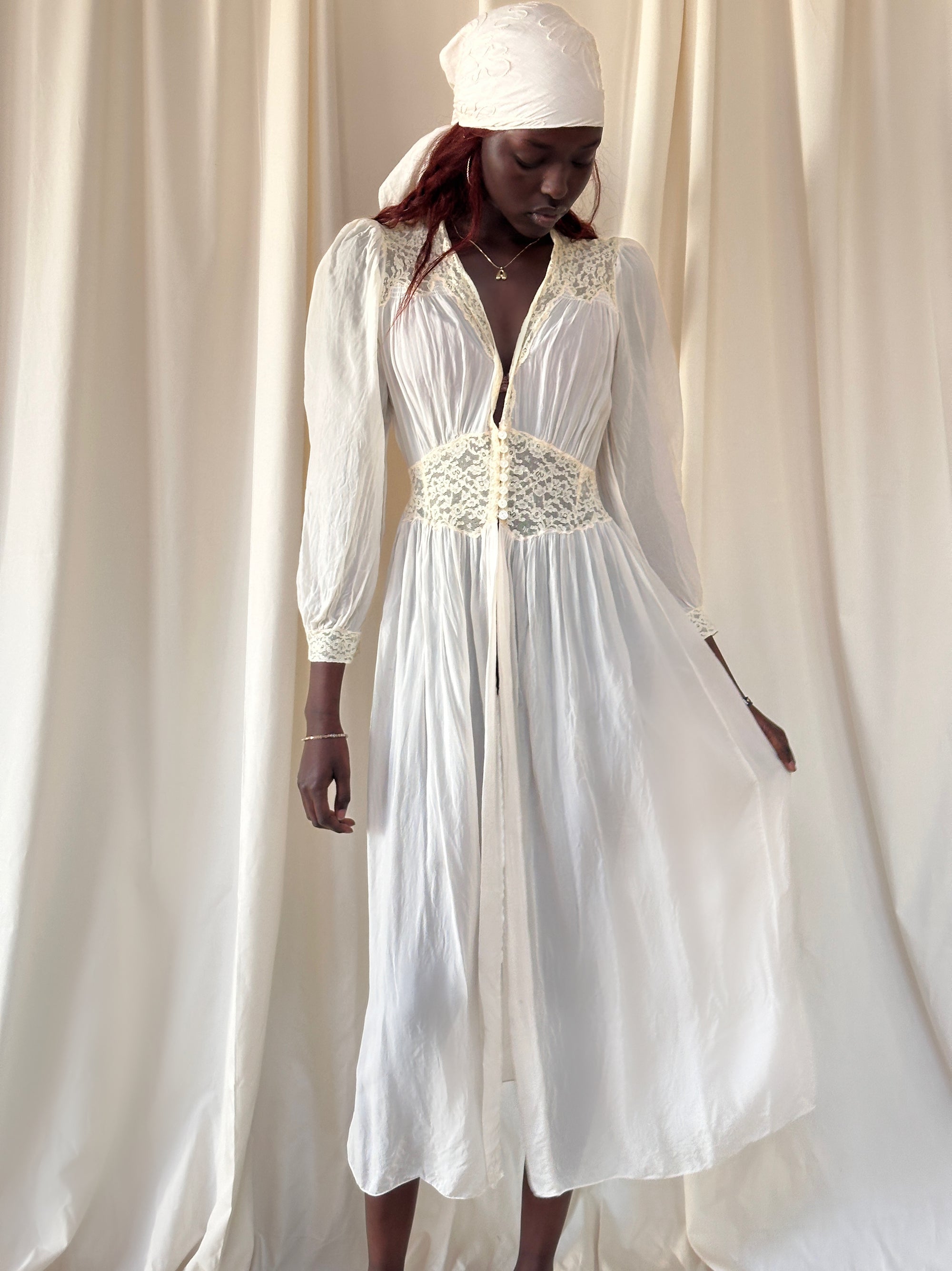 Vintage 1940’s Creme Lace Open Night Robe