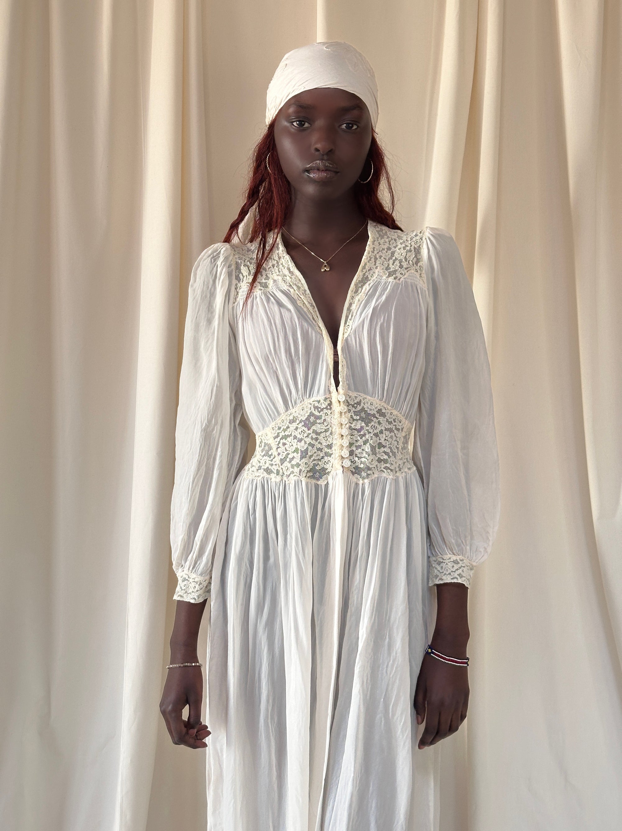 Vintage 1940’s Creme Lace Open Night Robe