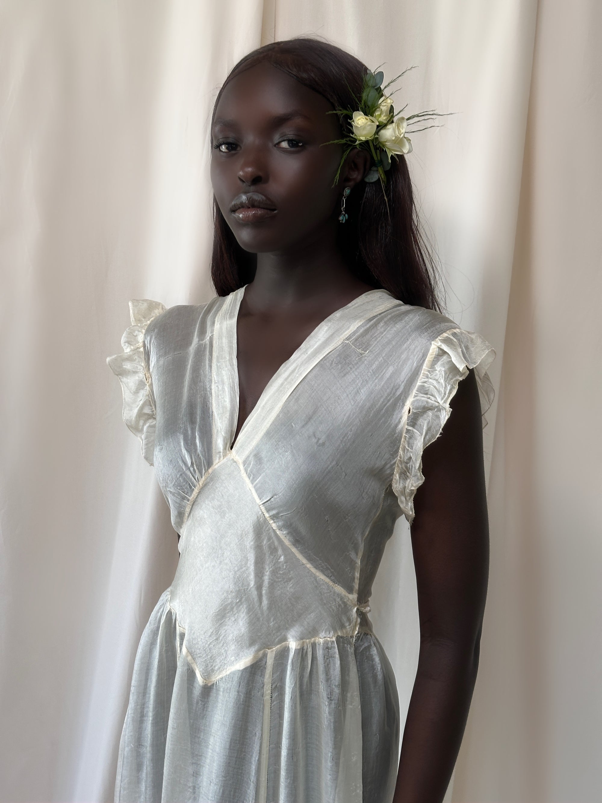 Vintage 1940’s Delicate Silk Crème Dress