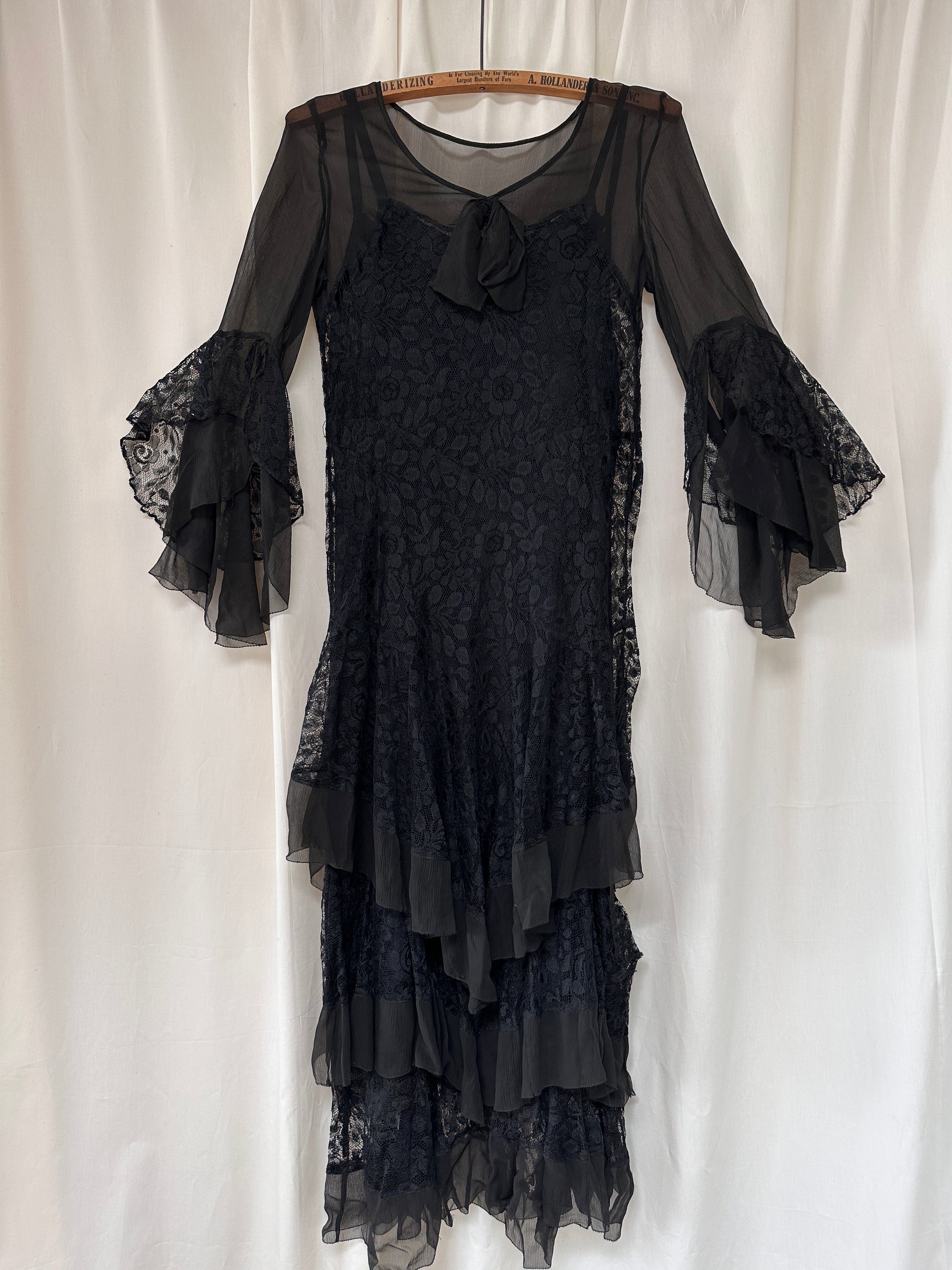 Vintage 1920’s Sheer Chiffon & Lave Layered Flapper Dress