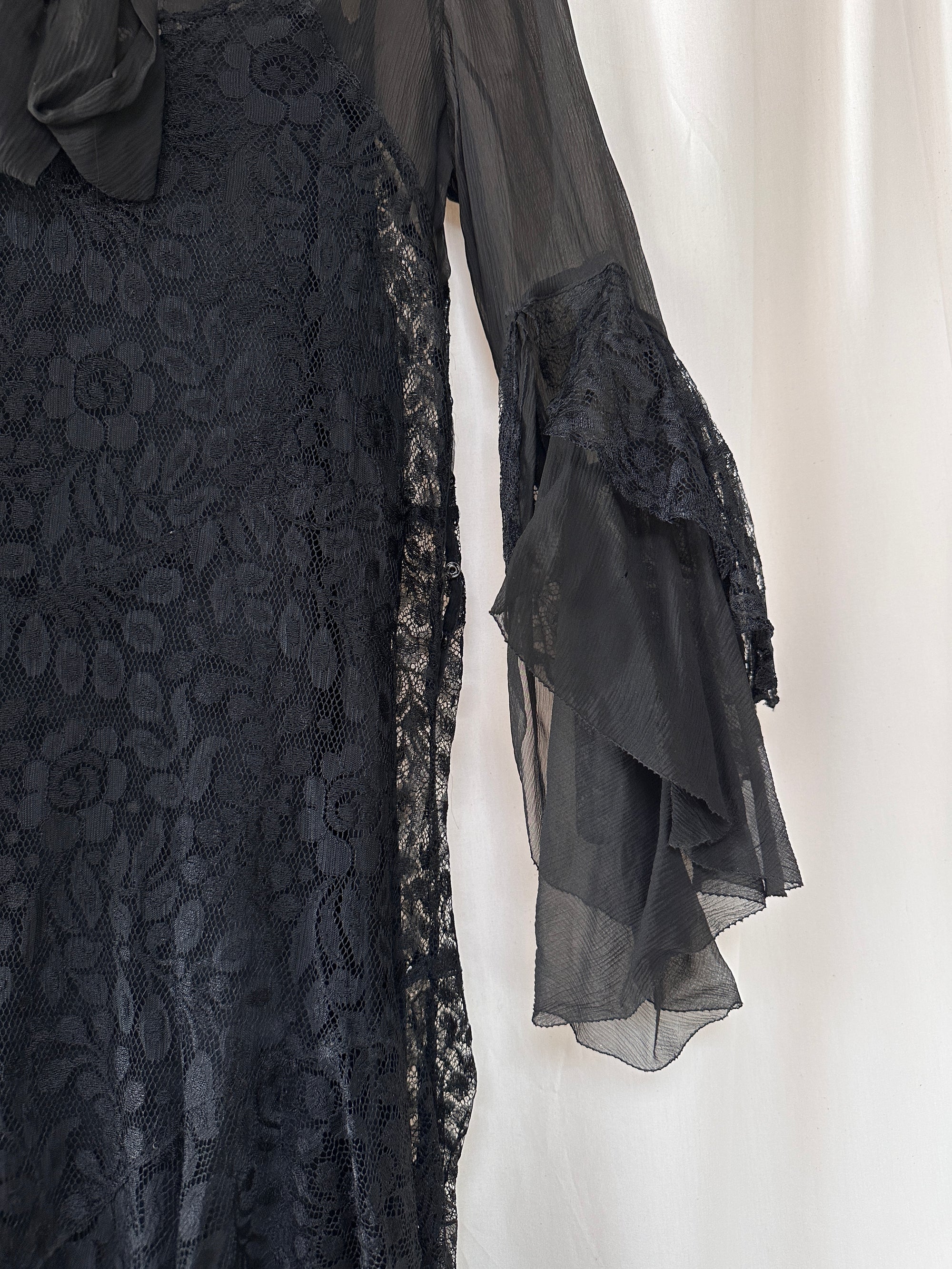Vintage 1920’s Sheer Chiffon & Lave Layered Flapper Dress