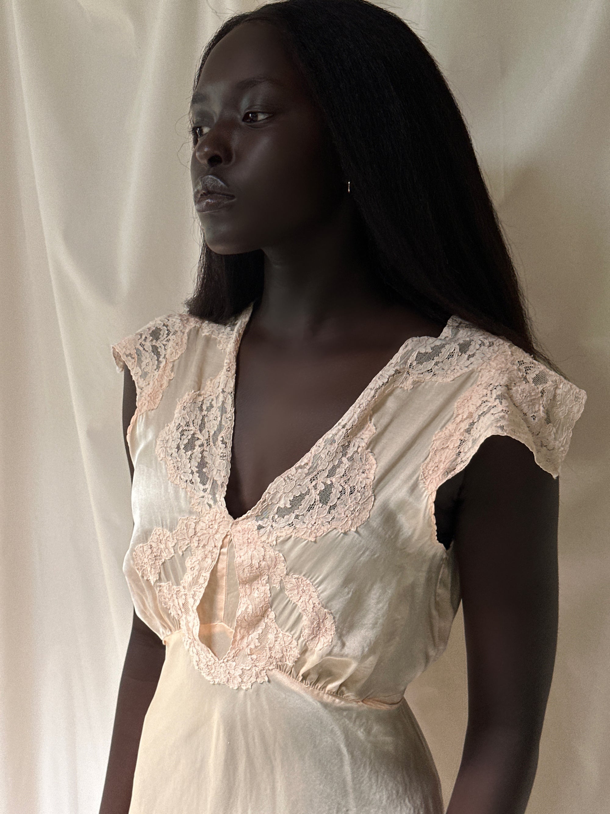 Vintage 1930’s Silk Bias Cut Peach Negligée