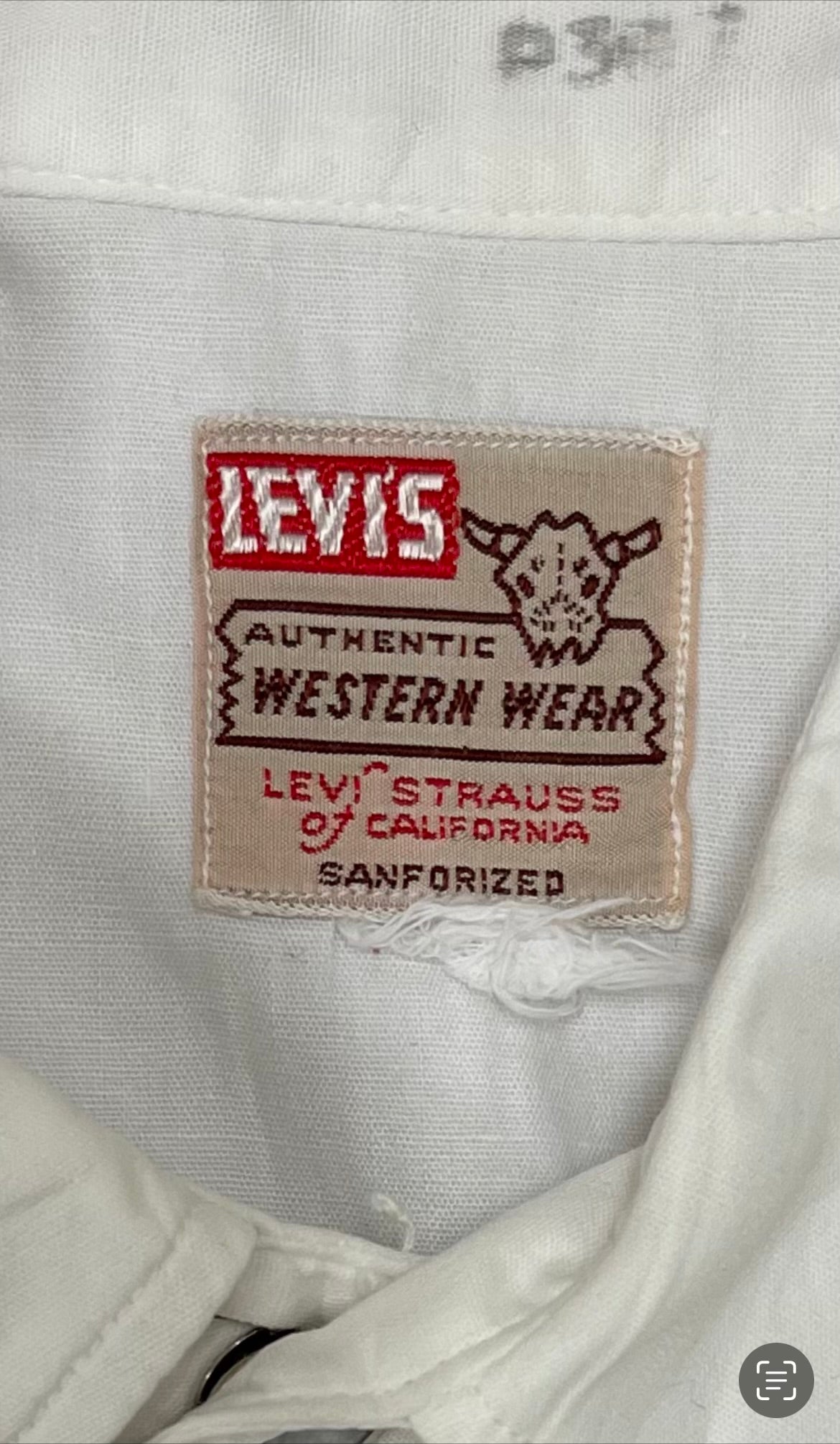 Levis t shirt label best sale