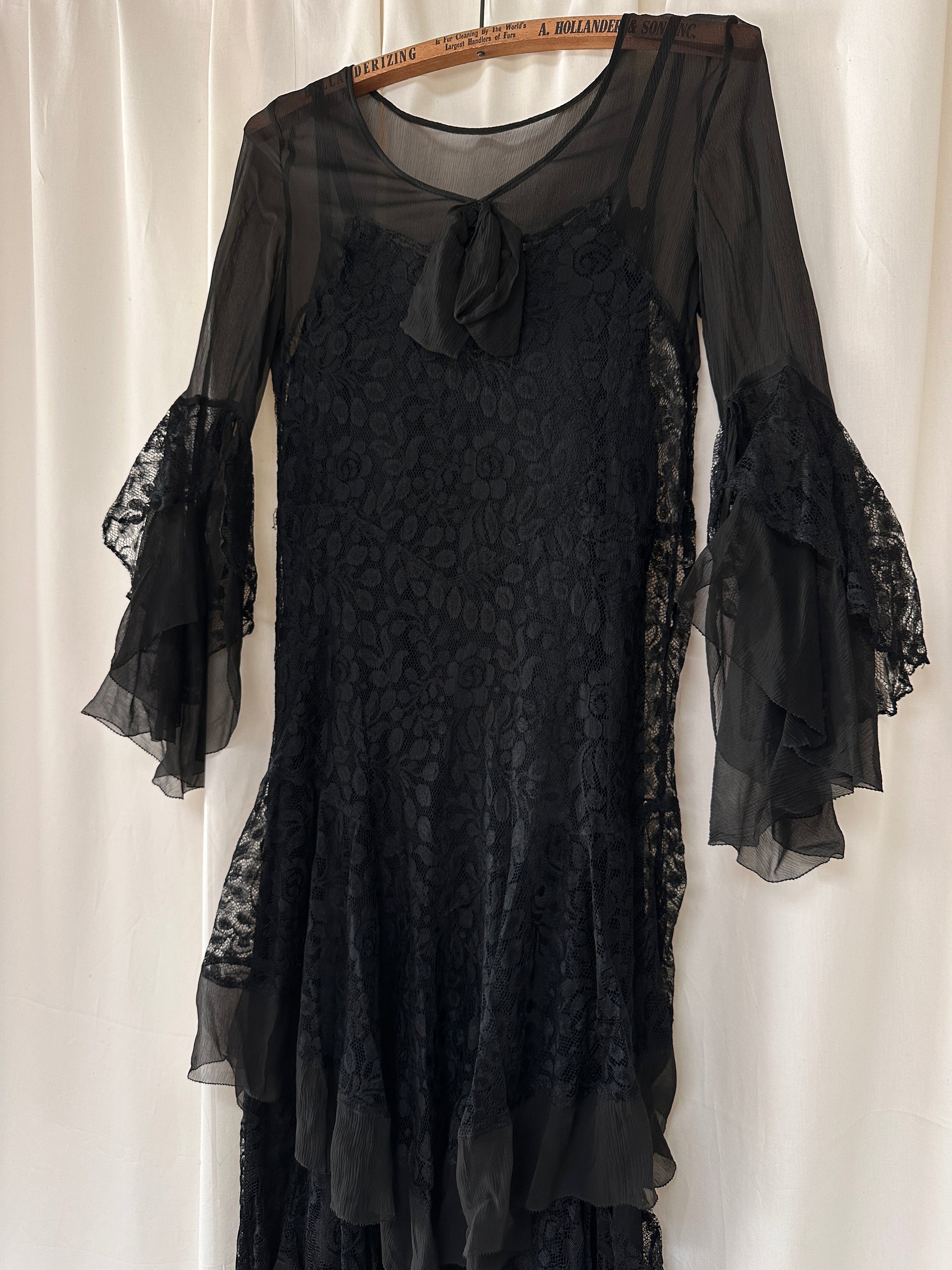 Vintage 1920’s Sheer Chiffon & Lave Layered Flapper Dress