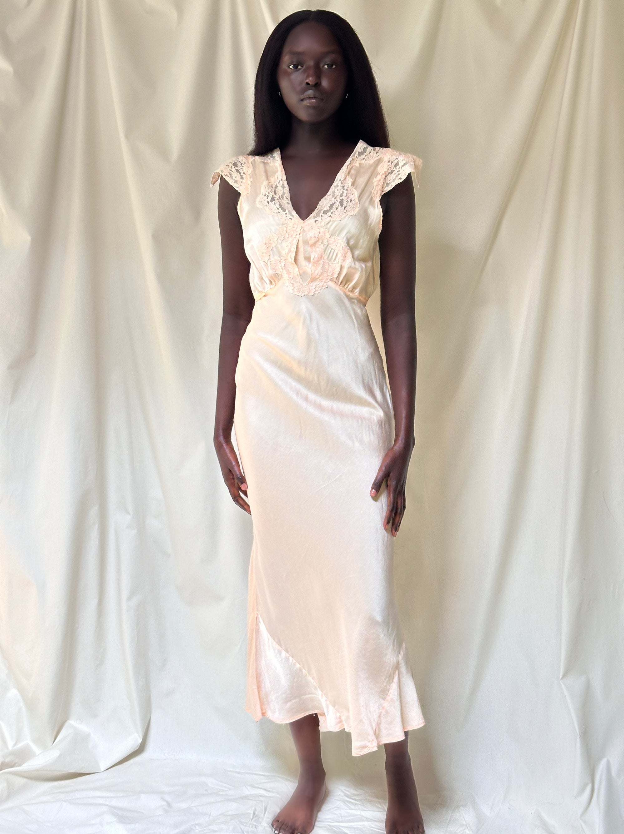 Vintage 1930’s Silk Bias Cut Peach Negligée