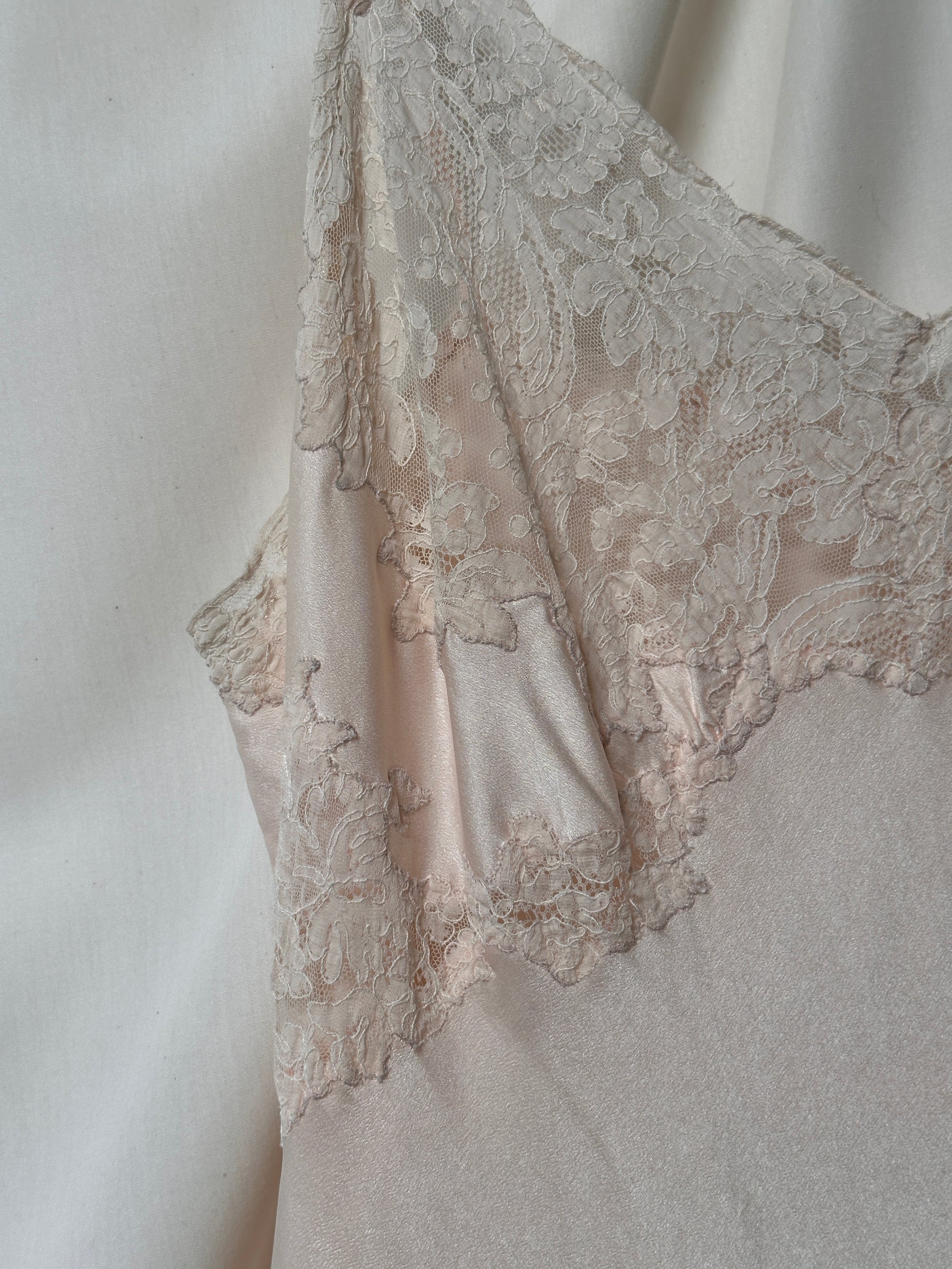 Vintage 1930’s Baby Pink Silk Négligée