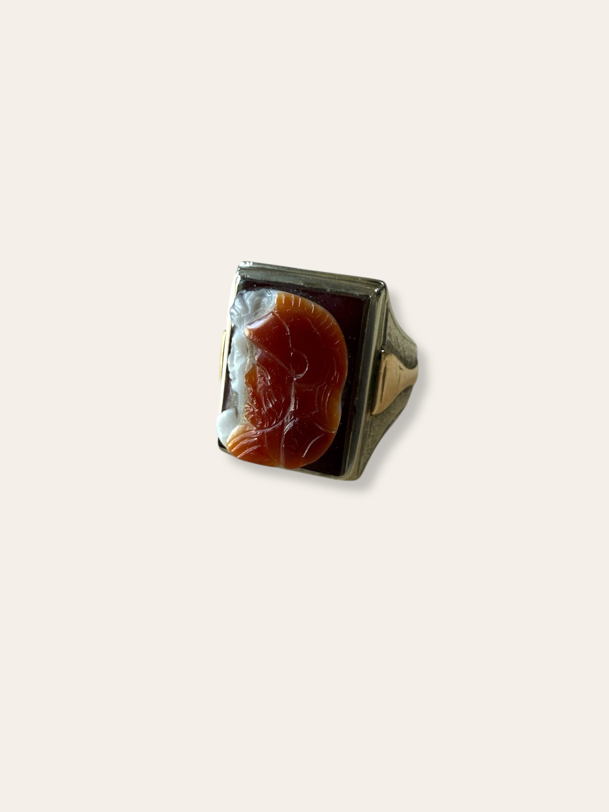 Vintage 1940’s Roman Soldier Cameo 10k Two Tone Gold Ring Size 7.75