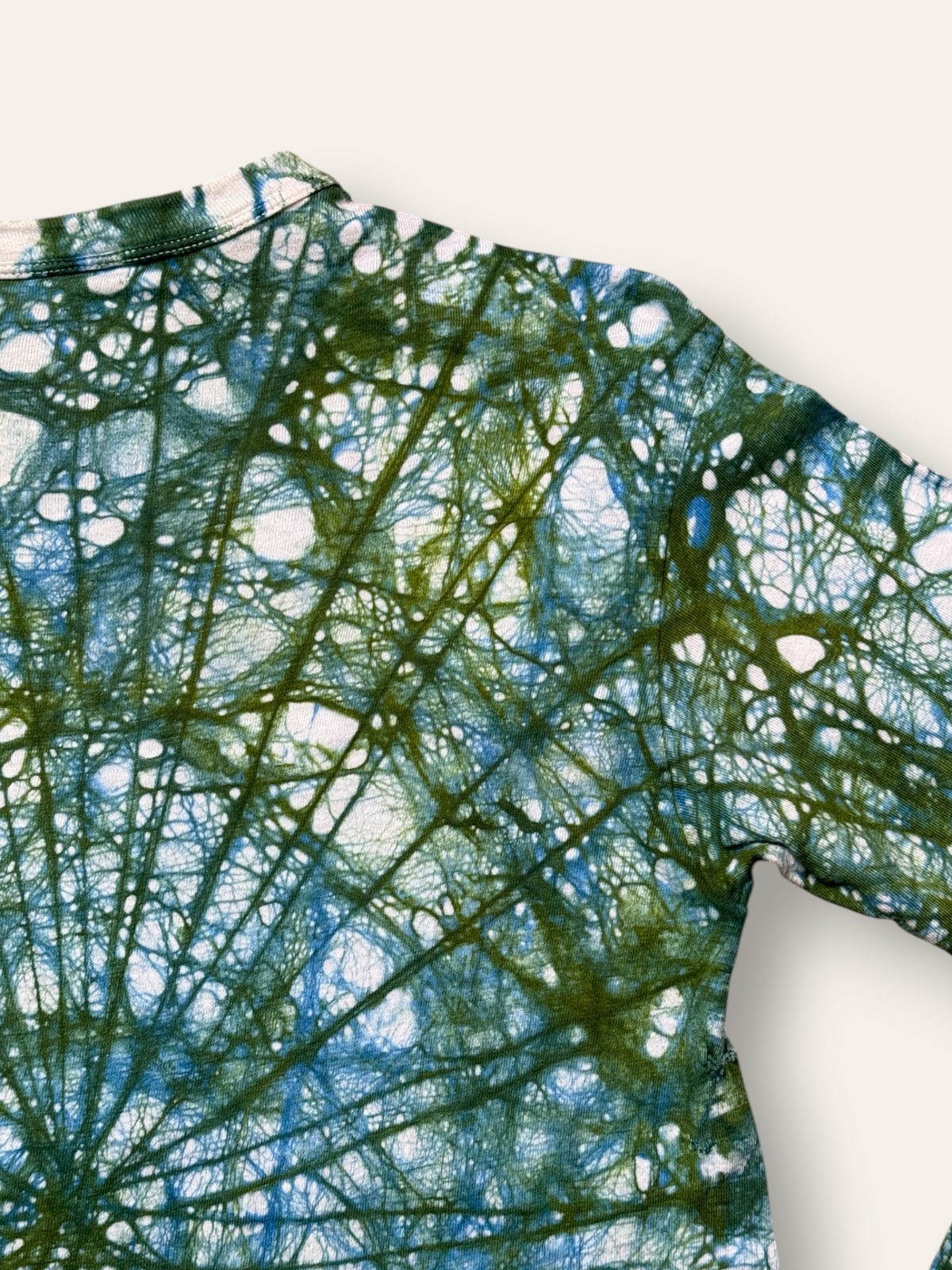 Vintage 1960s Hand-Dyed Folk Web Veining Tie-Dye Long Sleeve Shirt in Moss | Hanes Loopwheel 100% Cotton Shirt