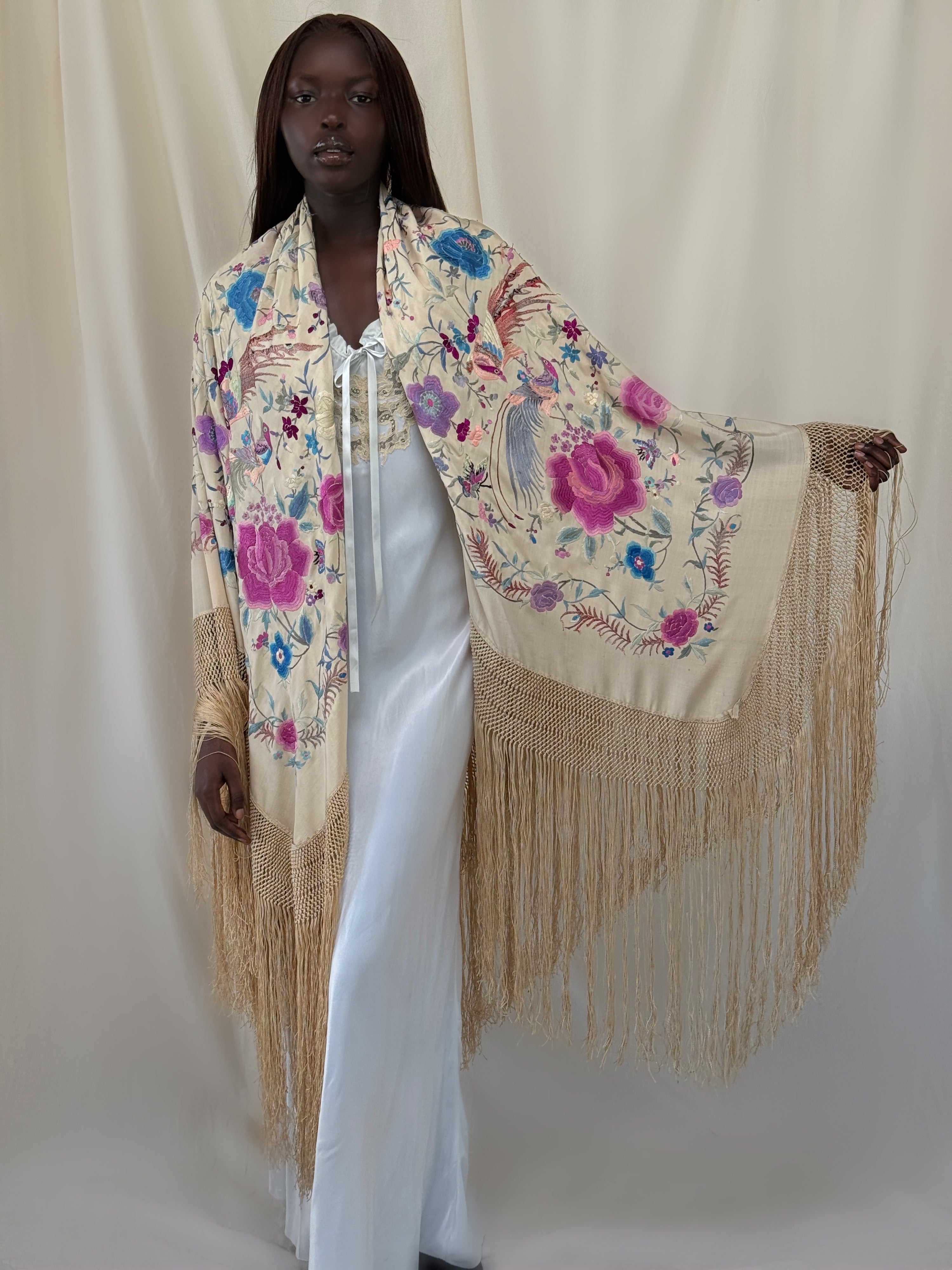 Vintage 1930s Manton de Manila Embroidered Silk Piano Shawl