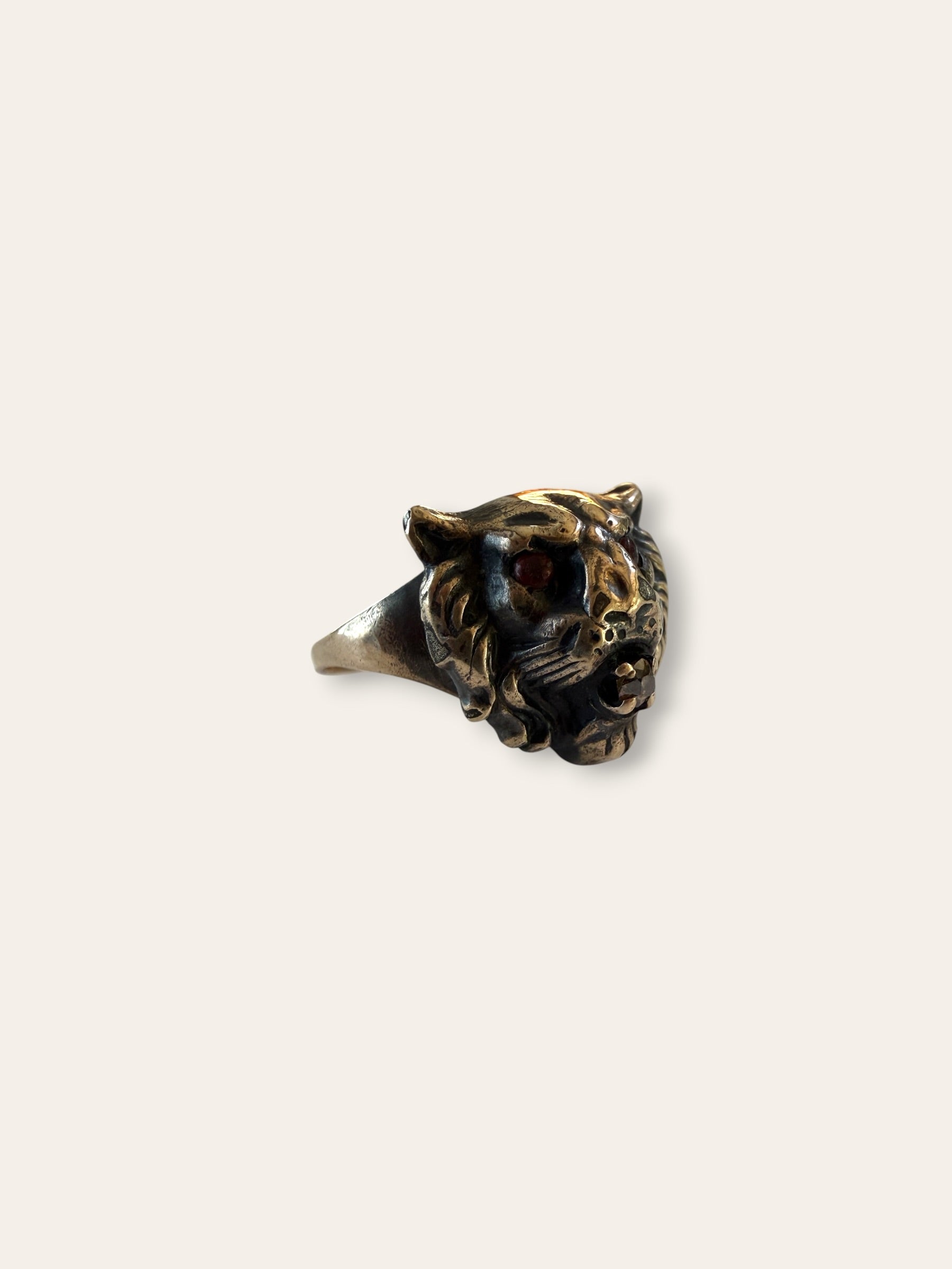 Antique Victorian 9ct Gold Lion Ring | Garnet Eyes &amp; Natural Diamond Accent Ring Size 6.5