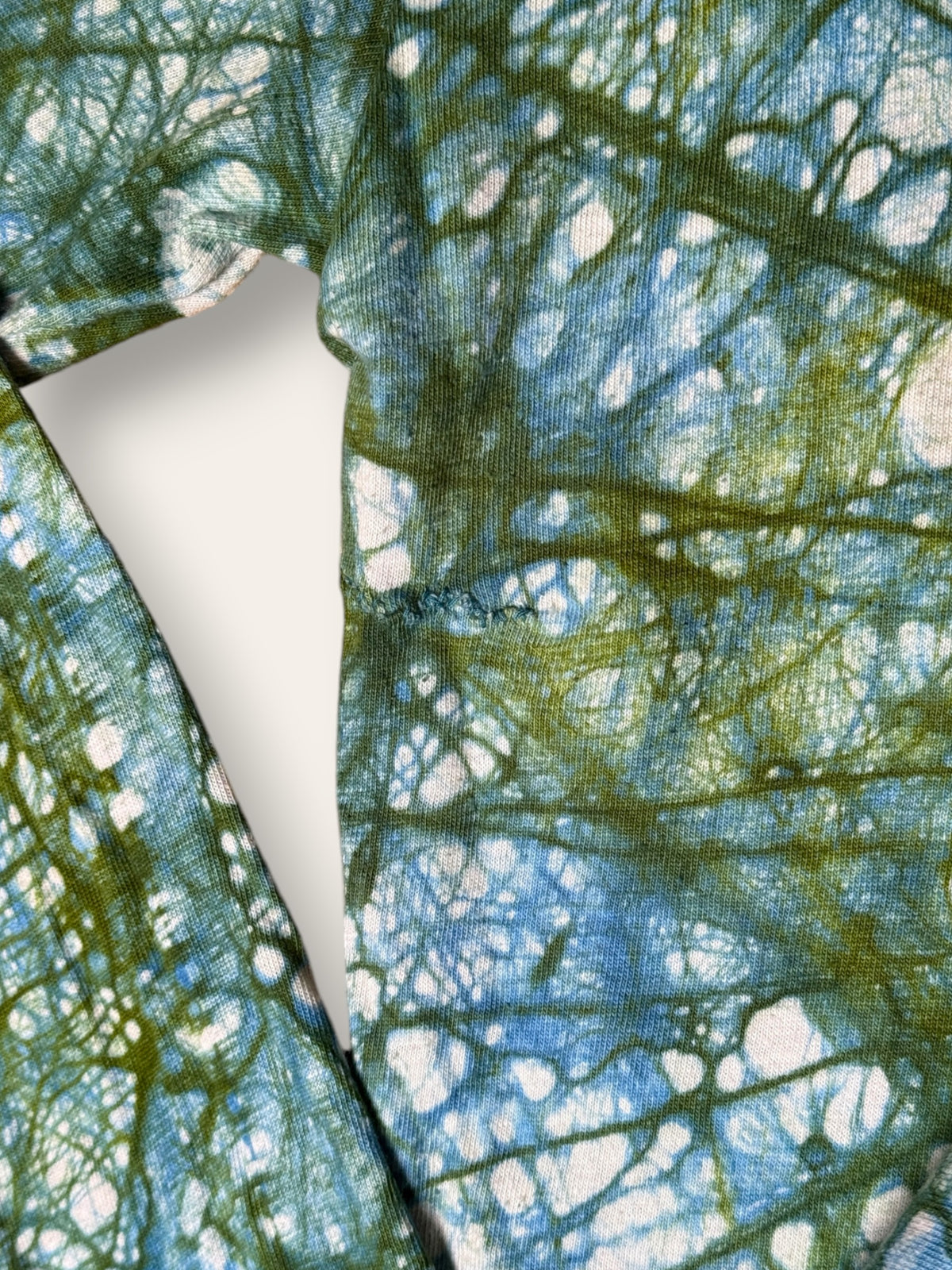 Vintage 1960s Hand-Dyed Folk Web Veining Tie-Dye Long Sleeve Shirt in Moss | Hanes Loopwheel 100% Cotton Shirt