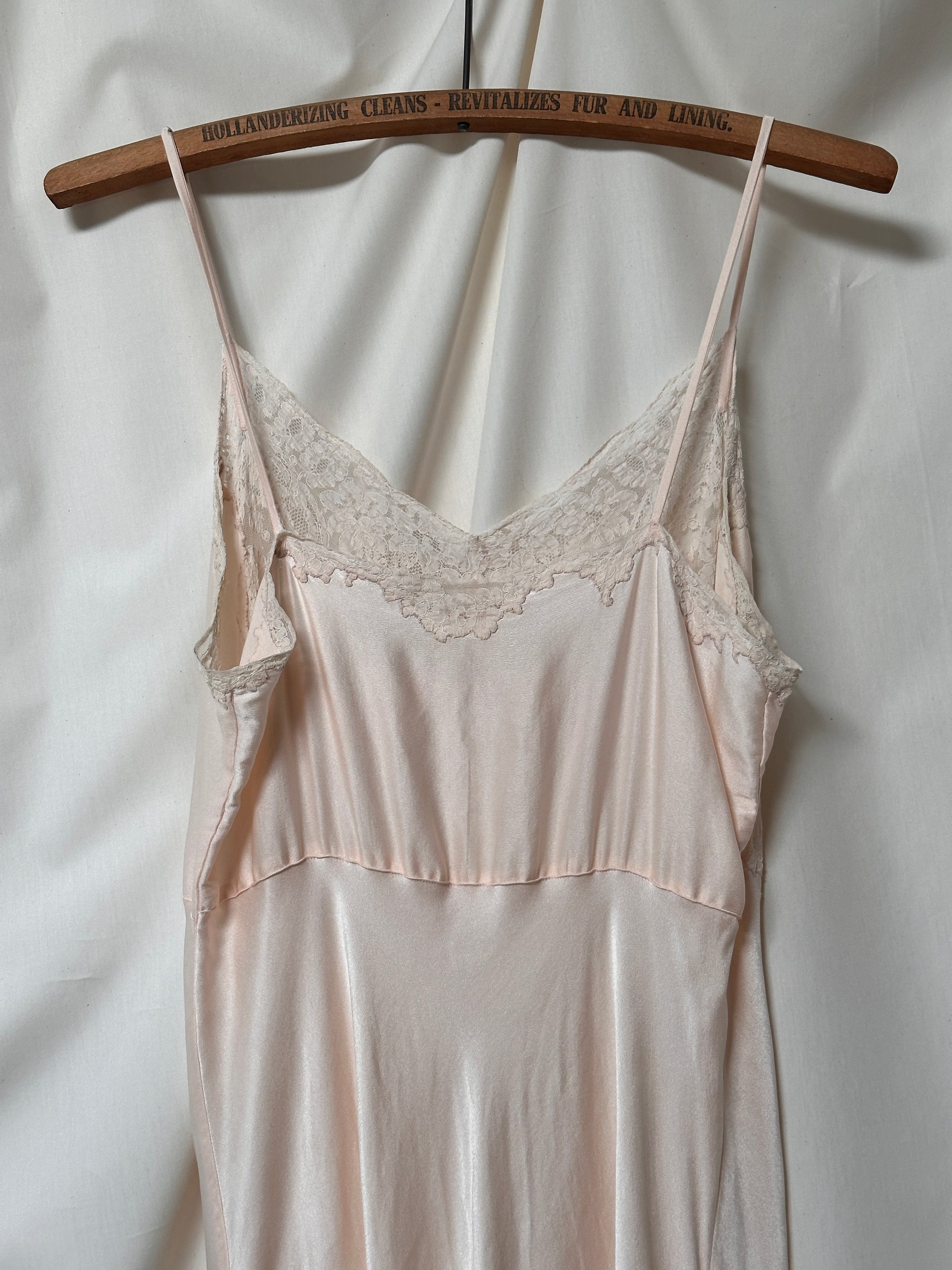 Vintage 1930’s Baby Pink Silk Négligée