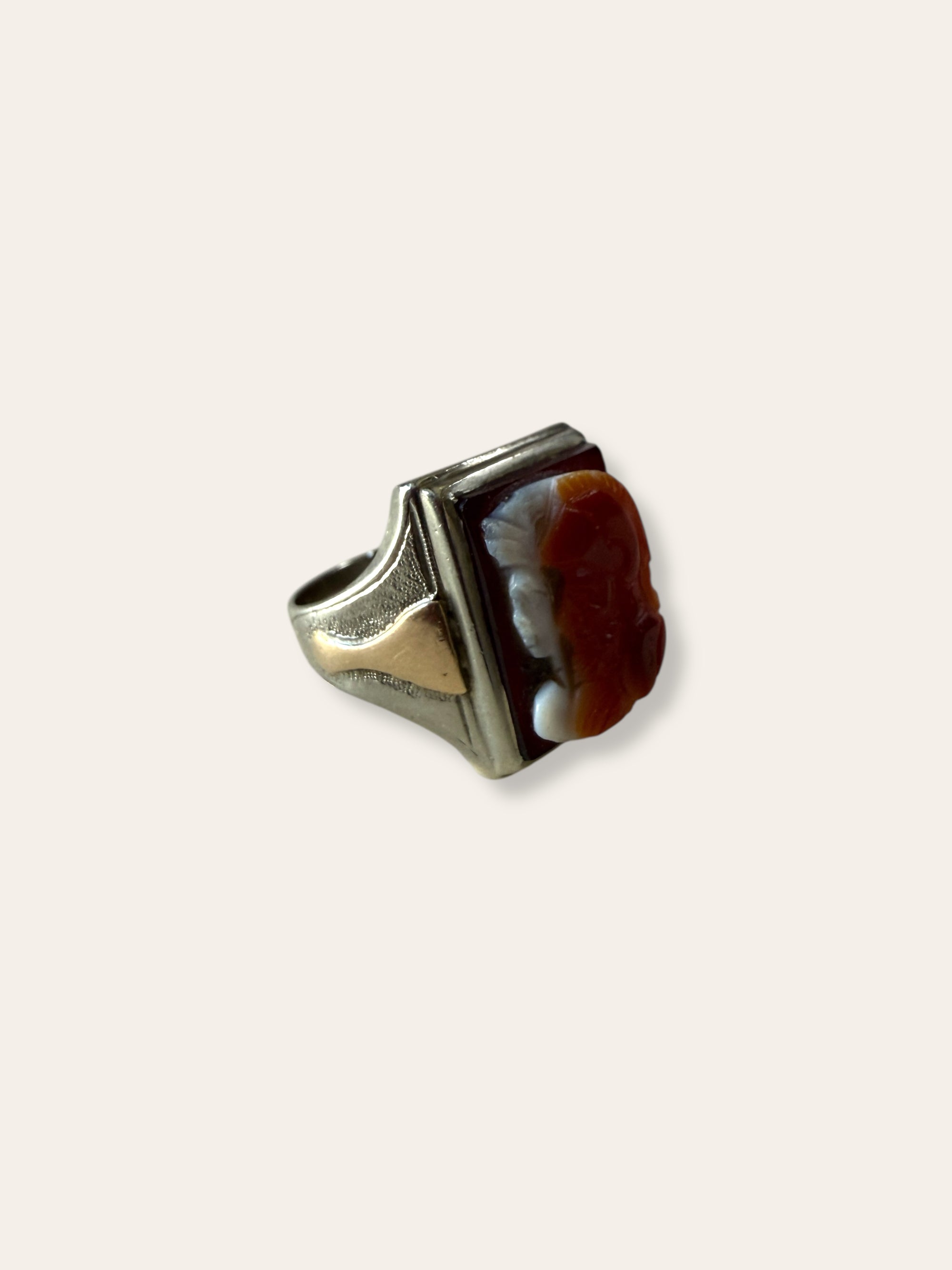 Vintage 1940’s Roman Soldier Cameo 10k Two Tone Gold Ring Size 7.75