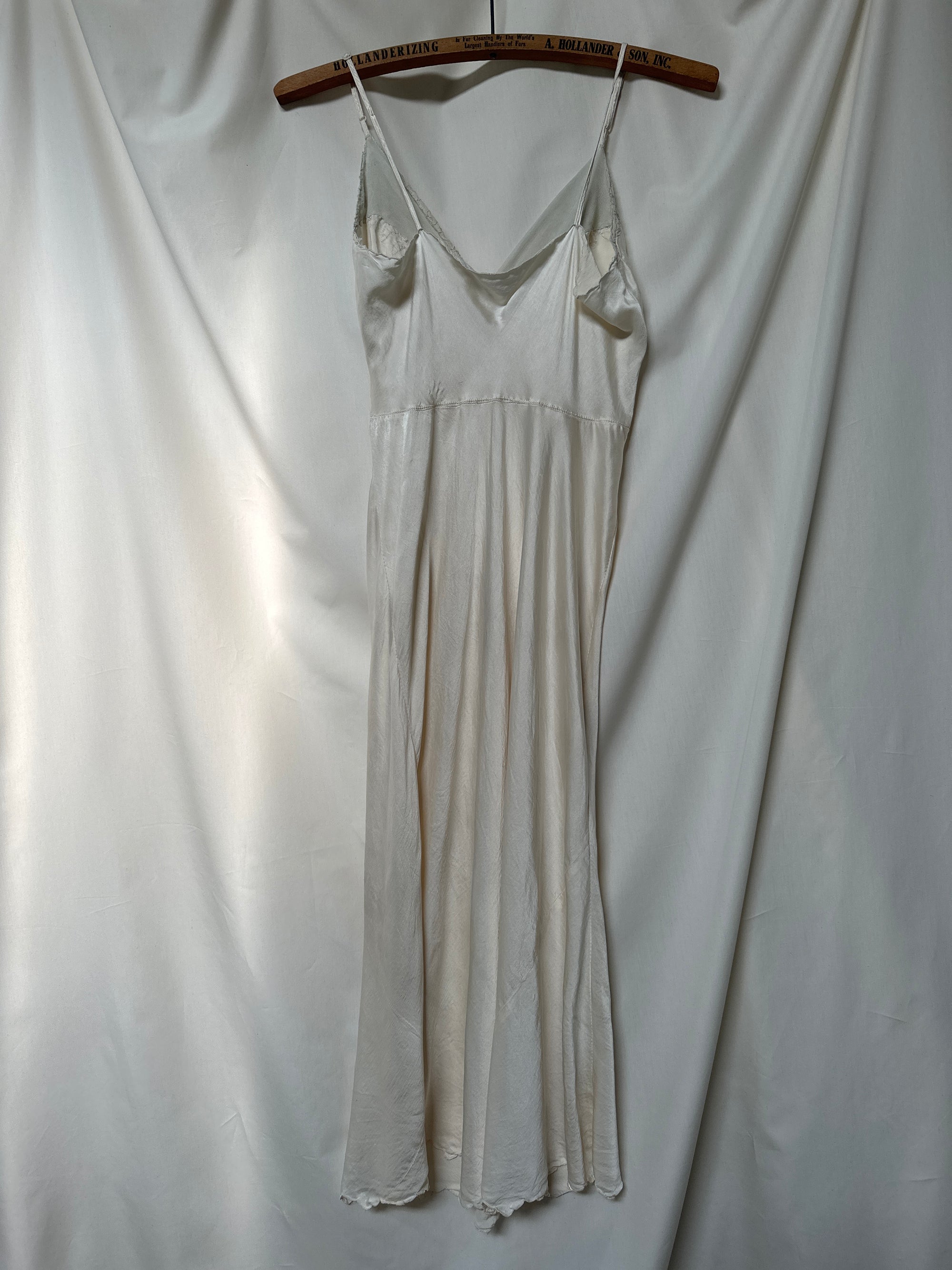 Vintage 1930’s Crème Silk Négligée