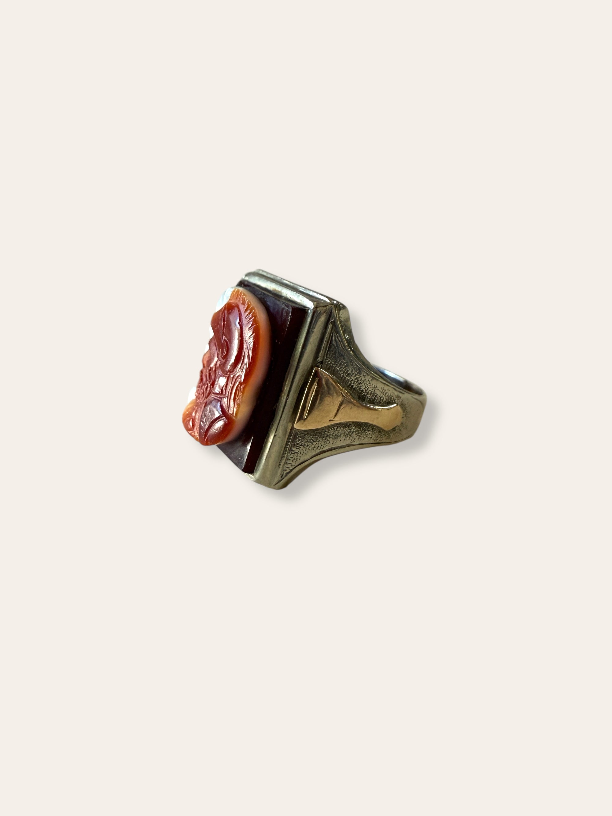 Vintage 1940’s Roman Soldier Cameo 10k Two Tone Gold Ring Size 7.75
