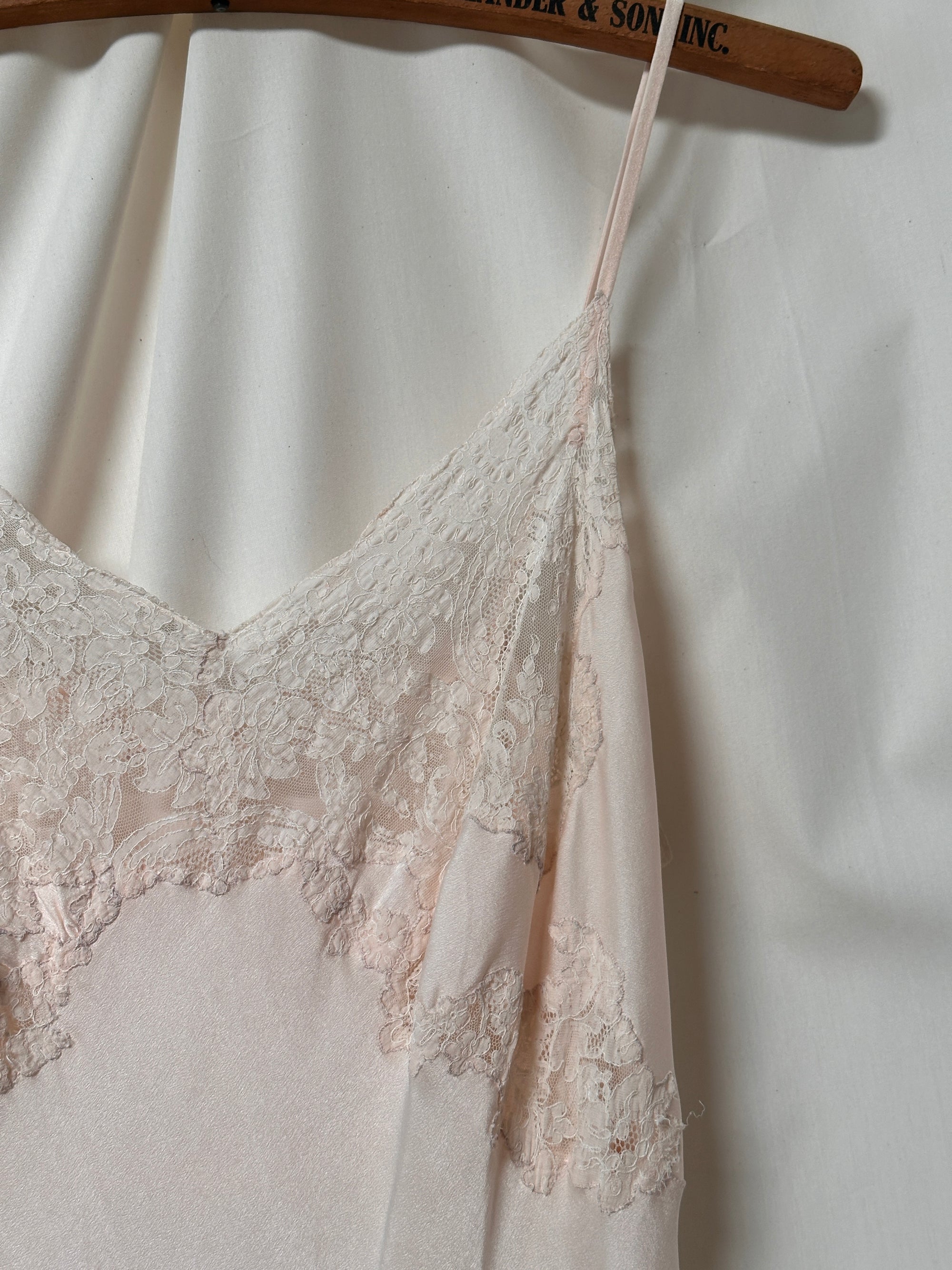 Vintage 1930’s Baby Pink Silk Négligée