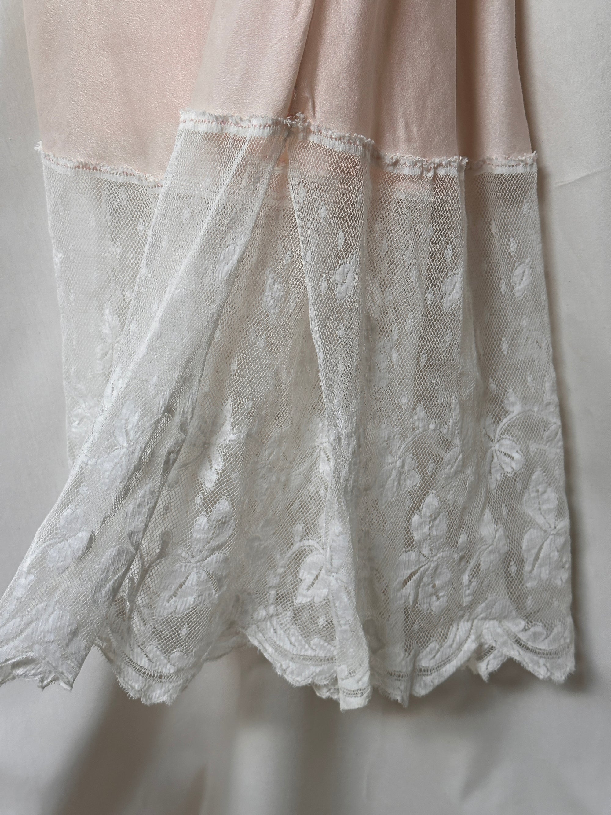 Vintage 1930’s Baby Pink Silk Négligée