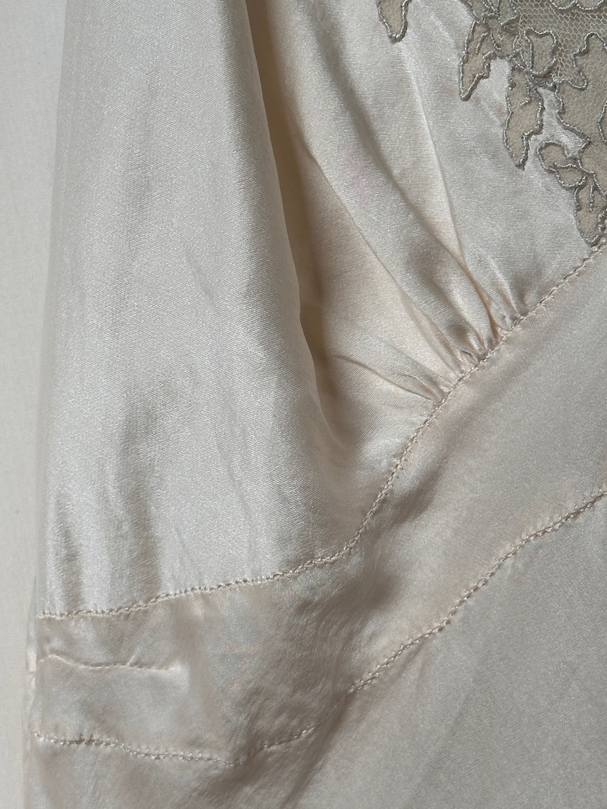 Vintage 1930’s Crème Silk Négligée