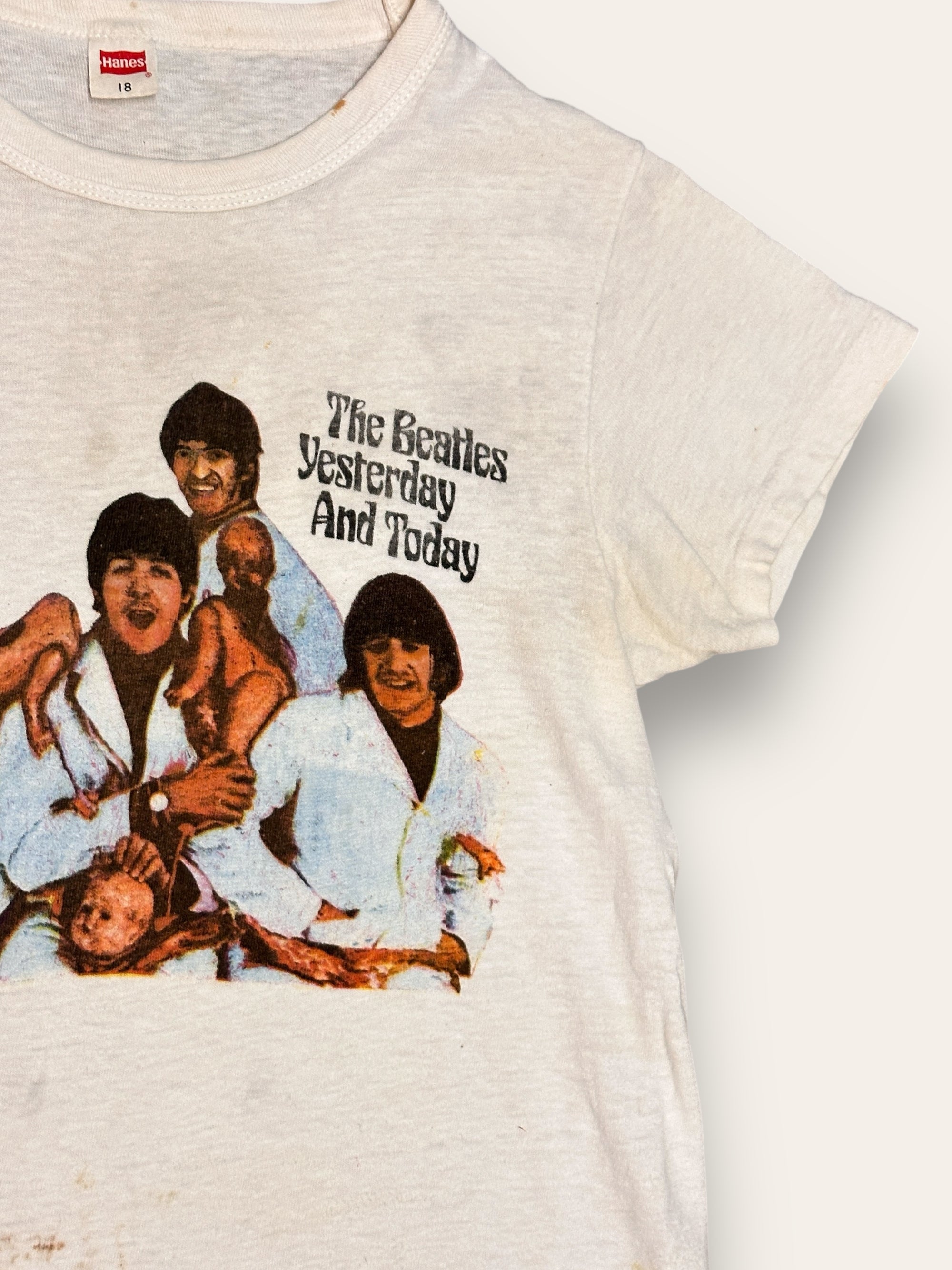 THE BEATLES SATURDAY MORNING CARTOON T-SHIRT version 3 THE BEATLES SATURDAY MORNING CARTOON T-SHIRT version 3