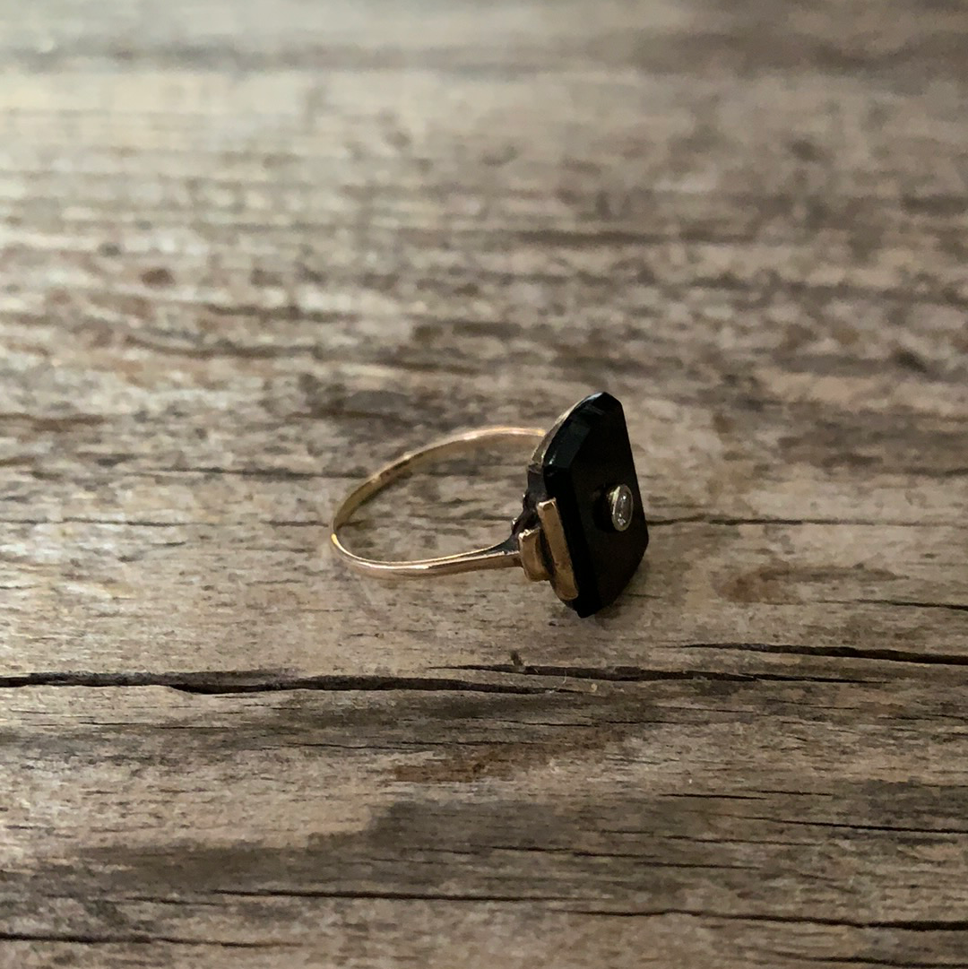 Vintage Art Deco Onyx 10k Gold Ring Size 7