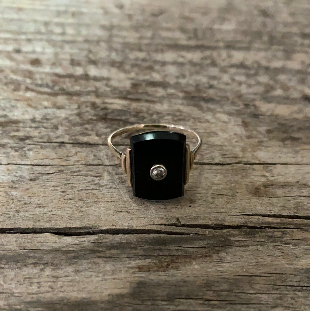 Vintage Art Deco Onyx 10k Gold Ring Size 7