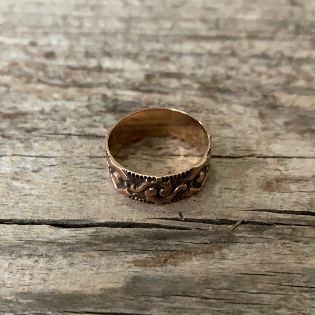 Victorian Cigar Band Engraved Gold Ring Size 7.25