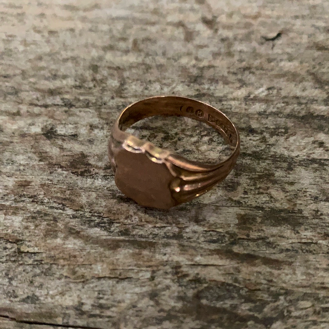 Vintage Gold Crest Shield Ring Size 6.75