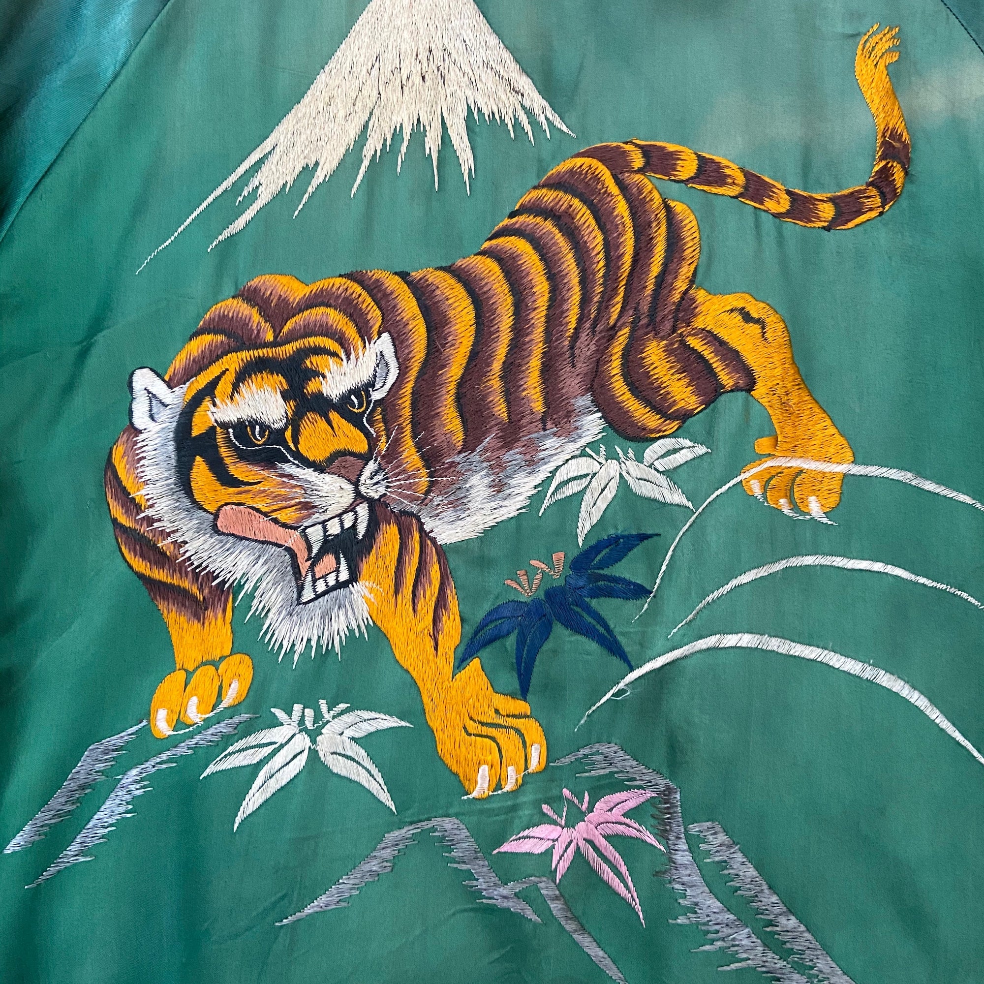 Vintage 50&#39;s Souvenir Satin Sukajan Tiger Jacket